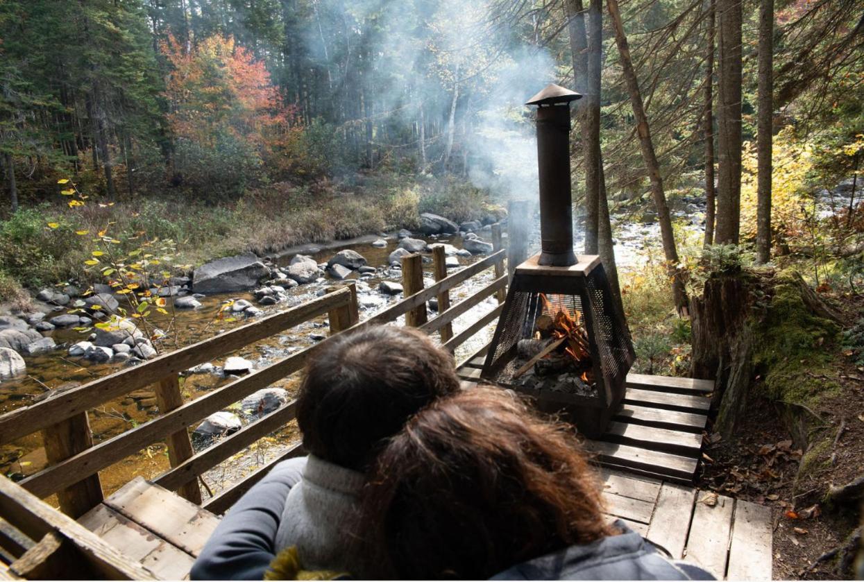 Willa Aux Tipis De La Riviere Sauvage Saint Romain Zewnętrze zdjęcie
