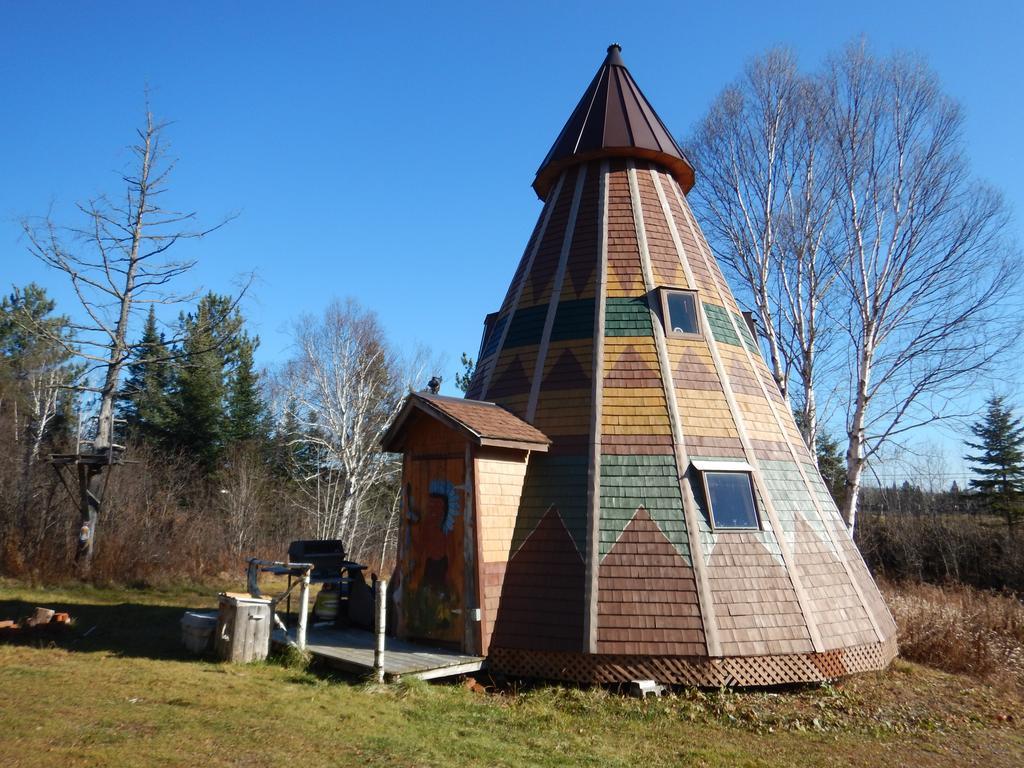 Willa Aux Tipis De La Riviere Sauvage Saint Romain Zewnętrze zdjęcie
