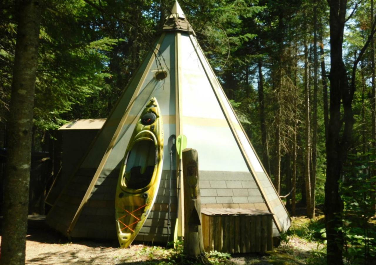 Willa Aux Tipis De La Riviere Sauvage Saint Romain Zewnętrze zdjęcie